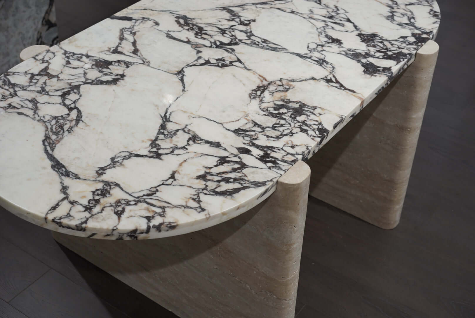 Corner of Medium Dining Marble Table