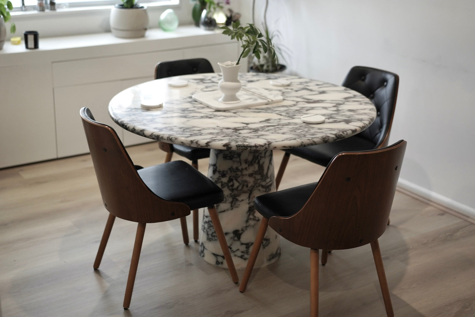 How to Create a Marble Dining Table Set