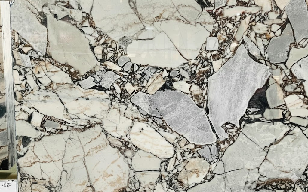 Calacatta Nero Marble